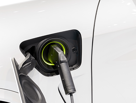 E-Auto am Ladegerät